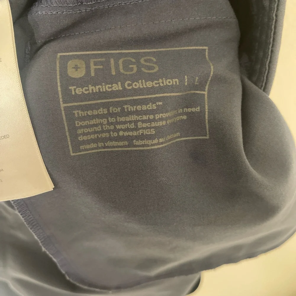 Figs Technical Collection Men’s Cargo Scrub Pants Style T2001 Blue size large